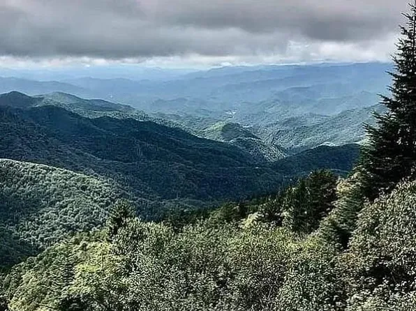 173 Green Cove Dr, Maggie Valley, NC 28751