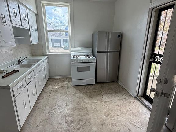 3rd image of 3306 W 98th St