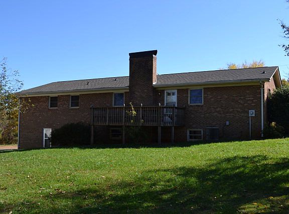2nd image of 250 Hilltop St