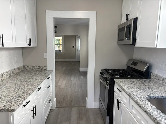 6949 Cambridge Ave #B — Photo 7