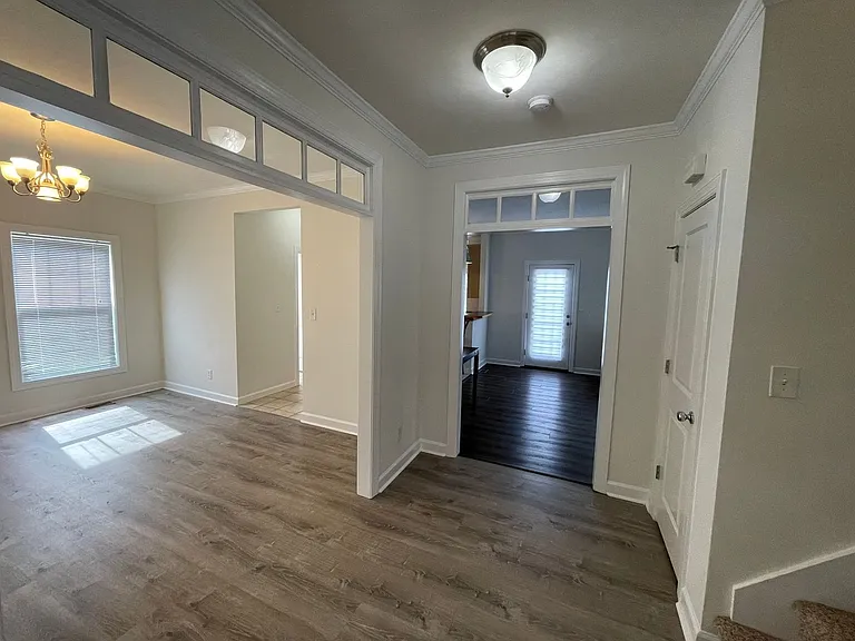 1029 E Balview Ave — Photo 13