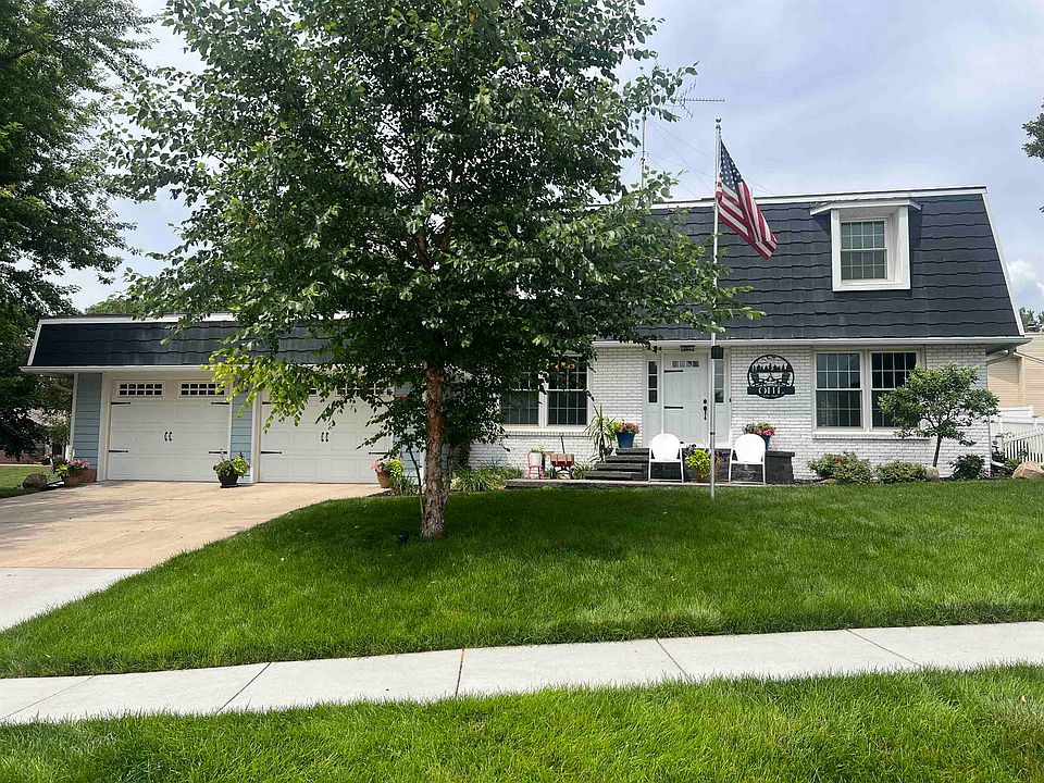 1st image of 2612 W Prospect Ave