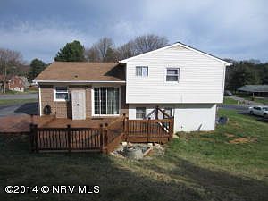 2nd image of 305 Maple Dr