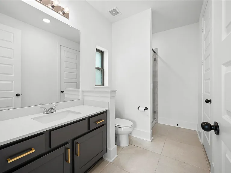 1911 Golden Leaf Dr — Photo 21