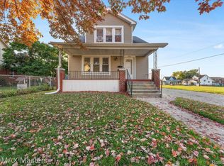 1026 2nd St, Wyandotte, MI 48192