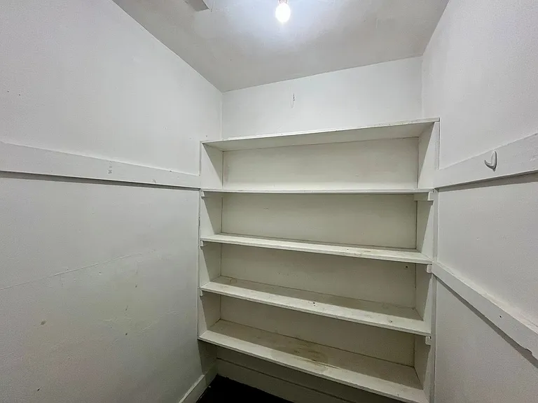108 N Lake St — Photo 8
