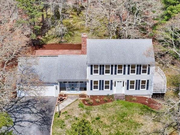 12 Winstons Path, South Dennis, MA 02660