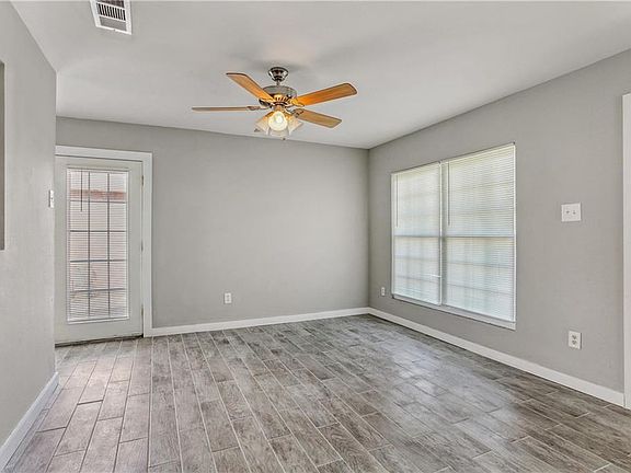 5th image of 125 Julia Dr