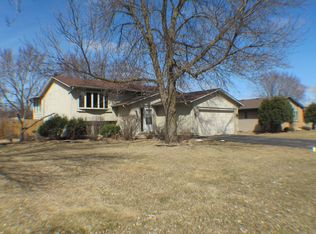 10011 Monticello Ln N, Maple Grove, MN 55369