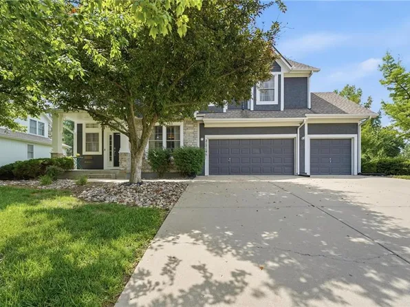 21715 W 100th Ter, Lenexa, KS 66220