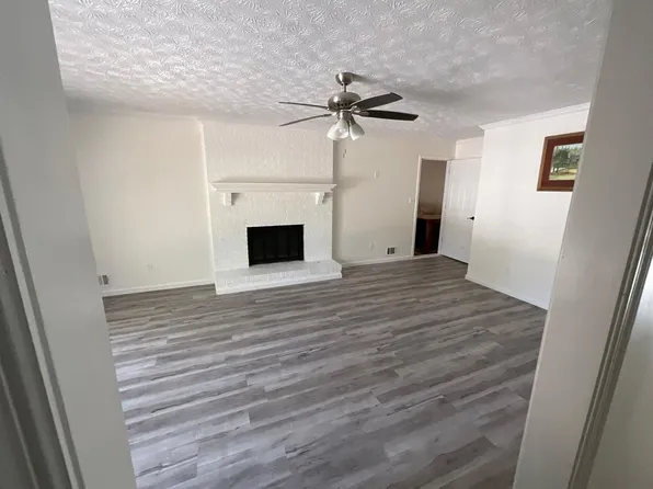 8243 Creekridge Cir #A, Riverdale, GA 30296