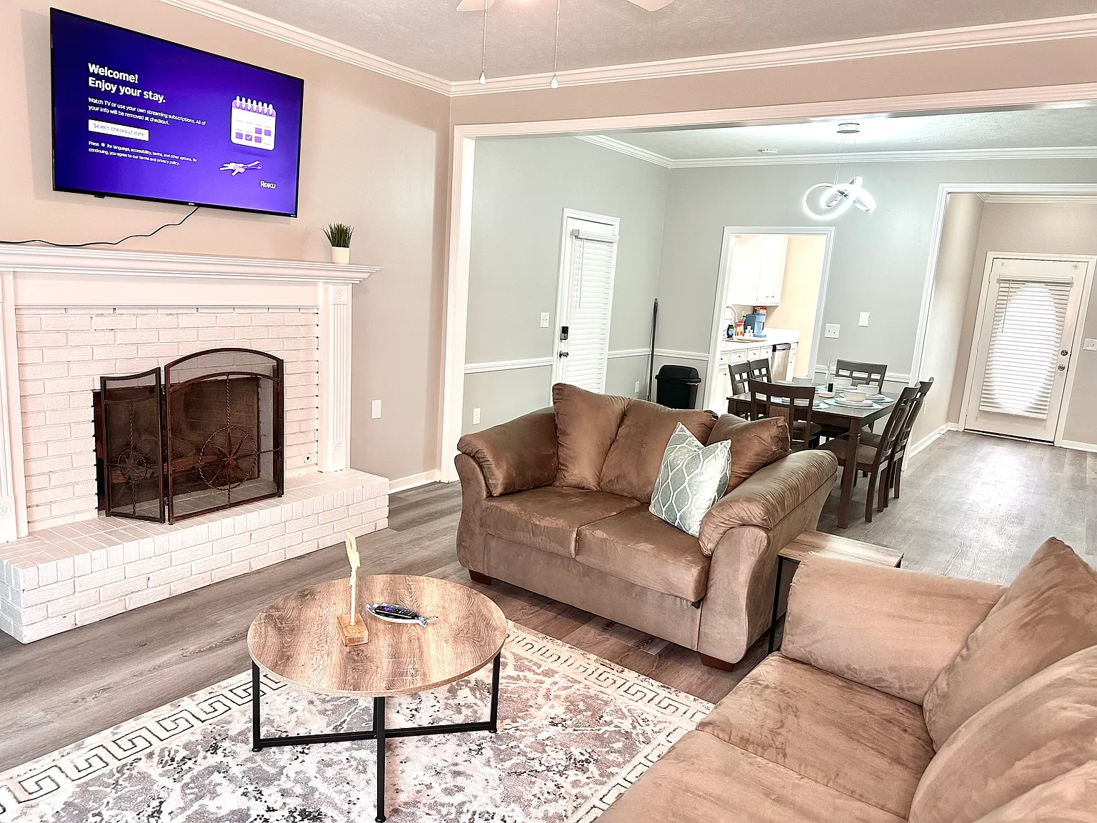 2 bed, 1260 sqft, $4,900 — Photo 4