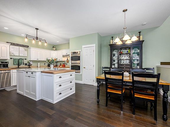 4th image of 2030 Jackson Dr