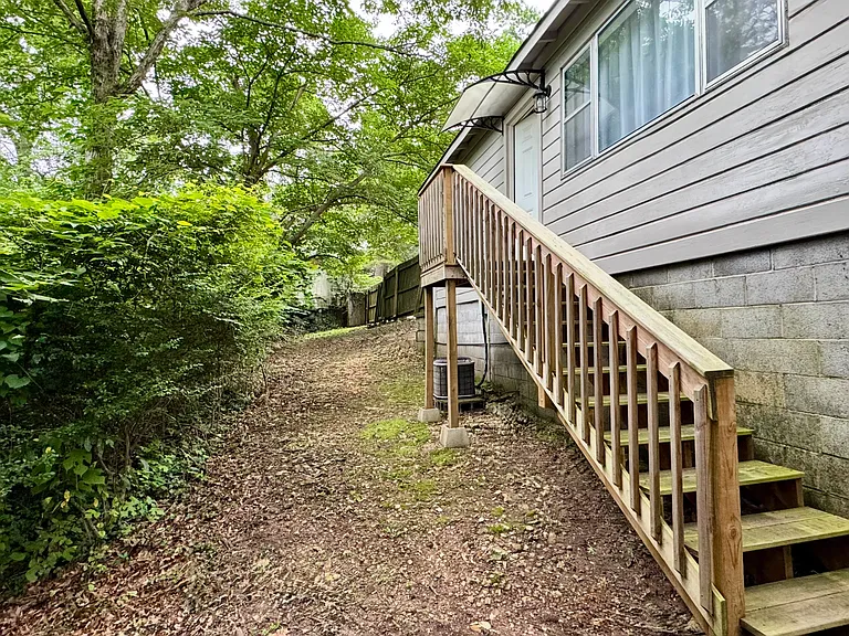 Creek Dr — Photo 20
