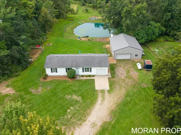 3163 Pillon Rd, Muskegon, MI 49445