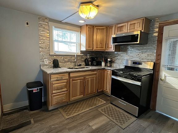 3rd image of 300 N Madison St