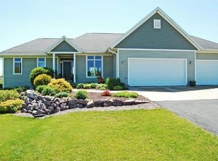 W14045 Selwood Dr, Prairie Du Sac, WI 53578