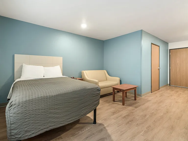Deluxe Studio - 1 Full Bed