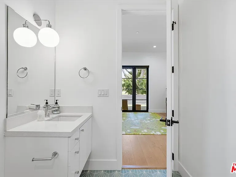 11003 Ocean Dr — Photo 8