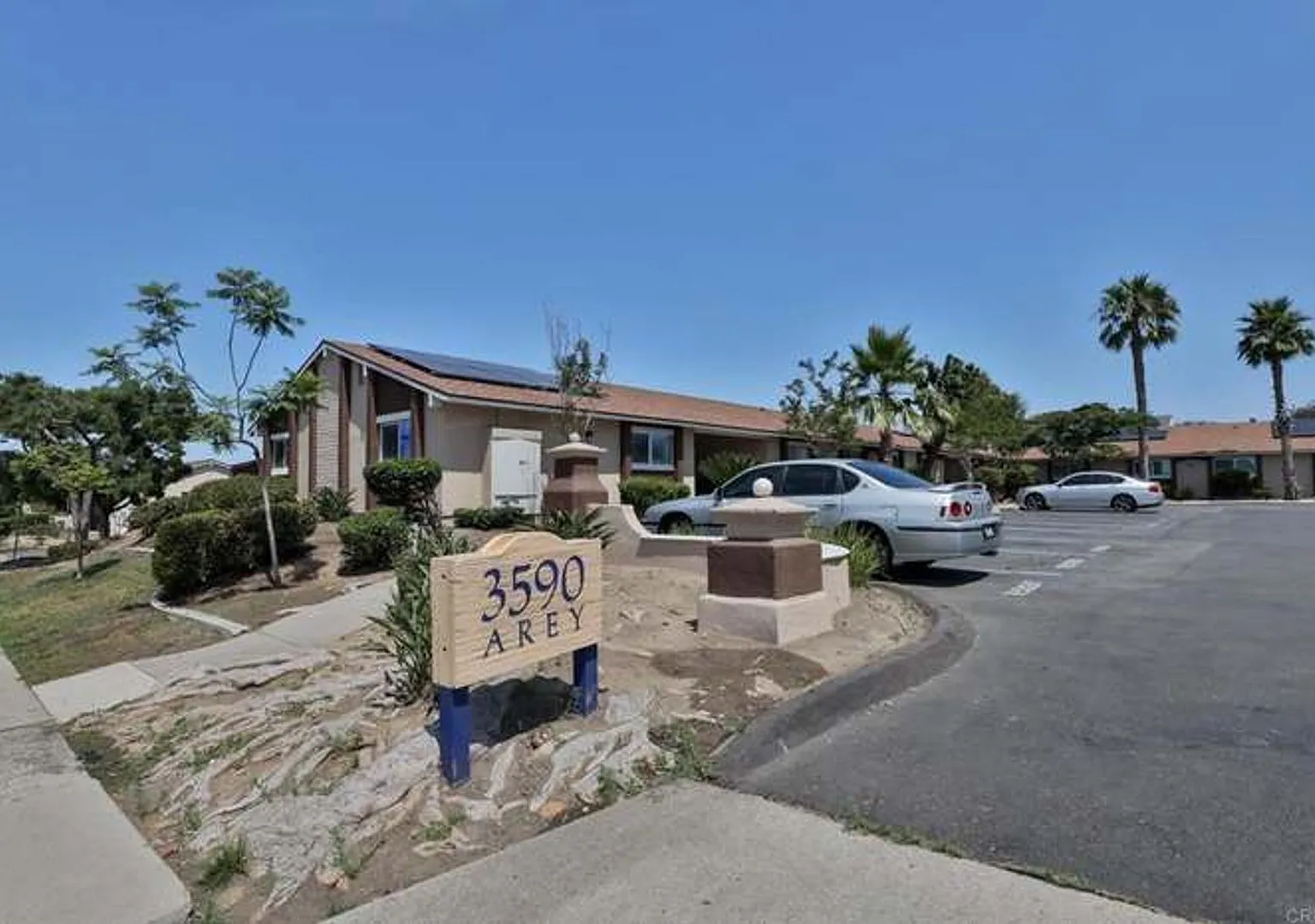 Sunny & Spacious 3BR Condo Minutes from the Beach — Photo 2