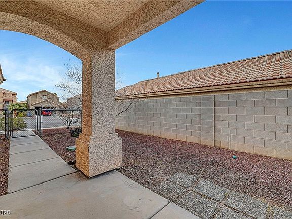 5th image of 9177 Bucksprings Dr