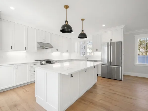 11 River St, Natick, MA 01760