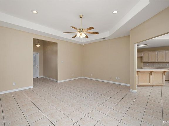 3rd image of 403 Safari Dr
