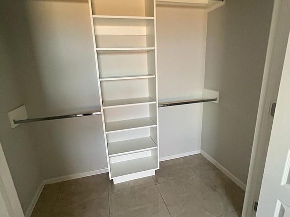 5th image of 803 Hidden Hills St #1