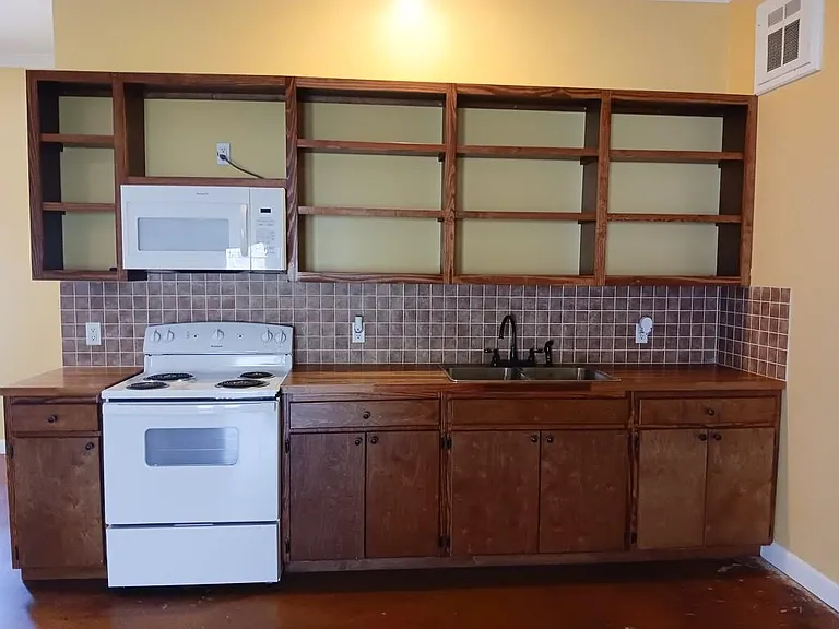 9500 Mayfield Ave #E — Photo 7