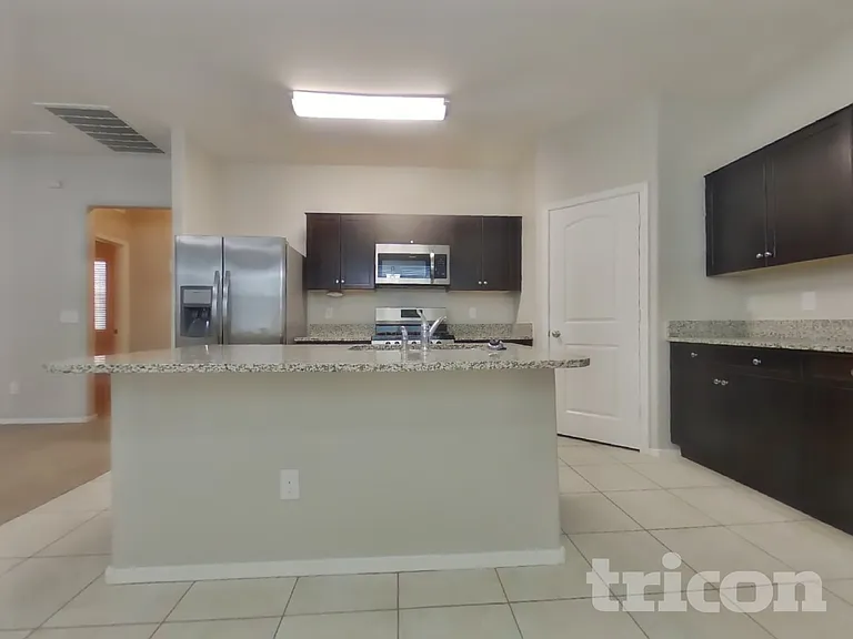 30900 W Picadilly Rd — Photo 6