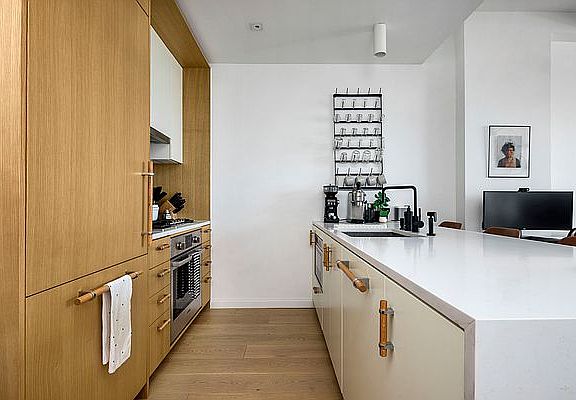 4th image of 22-18 Jackson Ave #801
