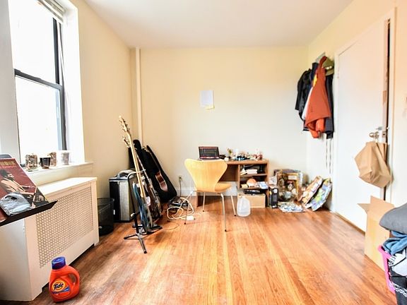 4th image of 23-33 32nd St #2