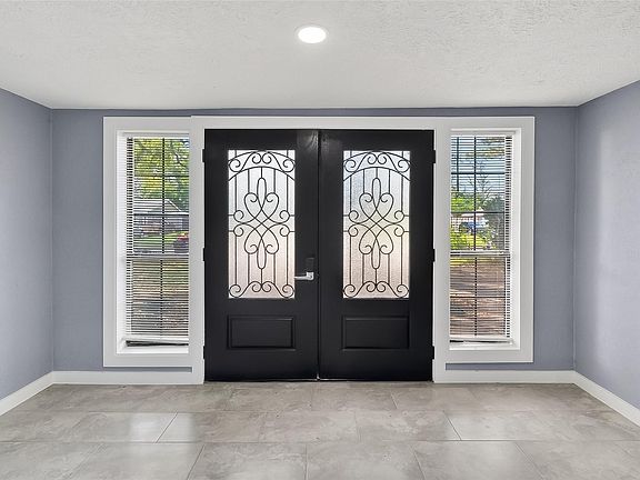 5th image of 4727 Arvilla Ln