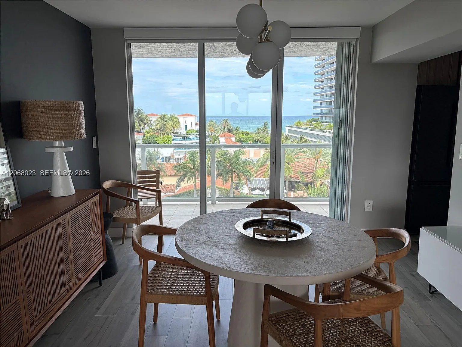 The Grandview Condo — Photo 4