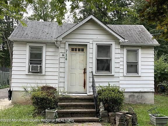 2nd image of 714 Wood Ave