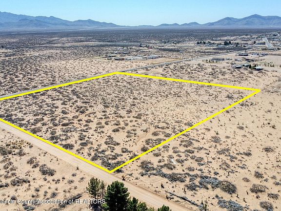 5th image of 1450 Desert Aire Dr #1
