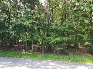Verona Dr, Pen Argyl, PA 18072