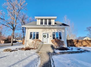 332 3rd St SW, Rugby, ND 58368