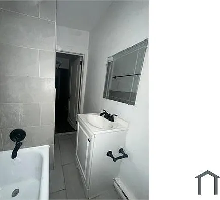 6708 Oakley St #B — Photo 10