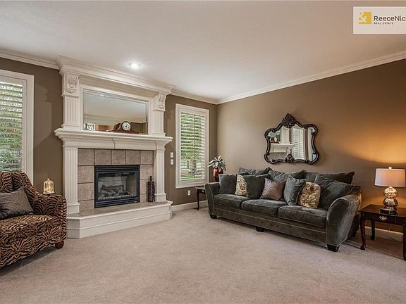 5th image of 14704 Connell St
