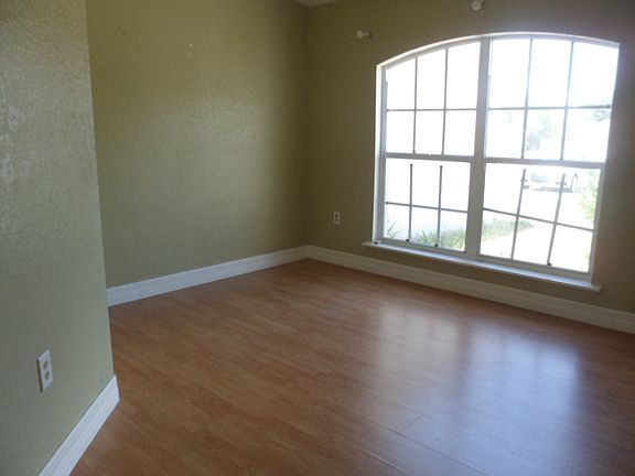 5th image of 1903 Erie Way