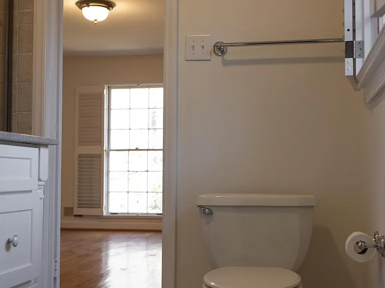 6915 Heathfield Dr — Photo 7