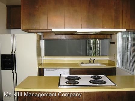 4th image of 814 28th St APT 2