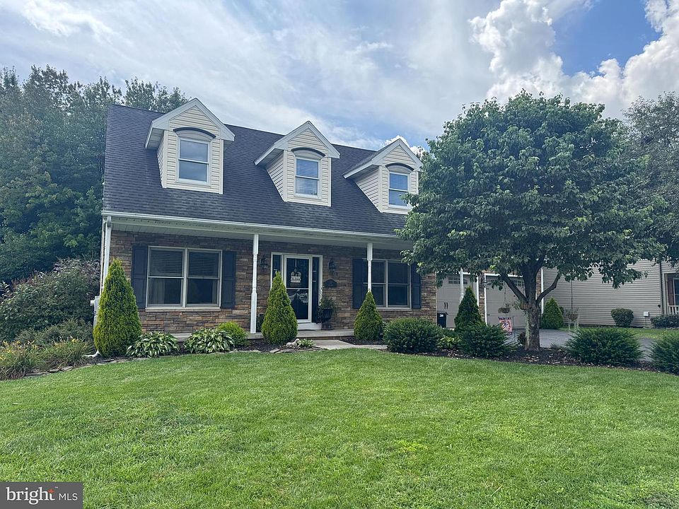 1st image of 717 Ash Dr