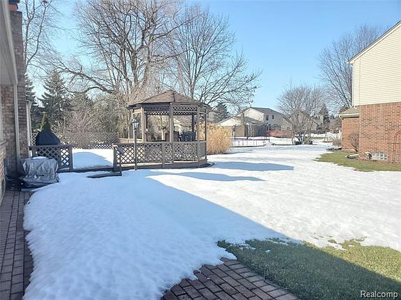 Deck & Gazebo
