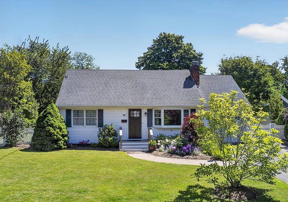 1st image of 17 Barteau Avenue