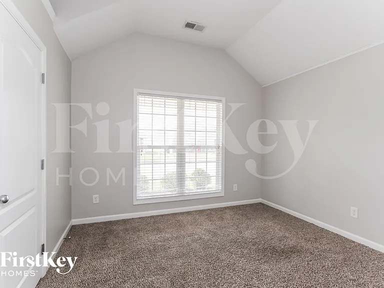 2218 Village Ln — Photo 15