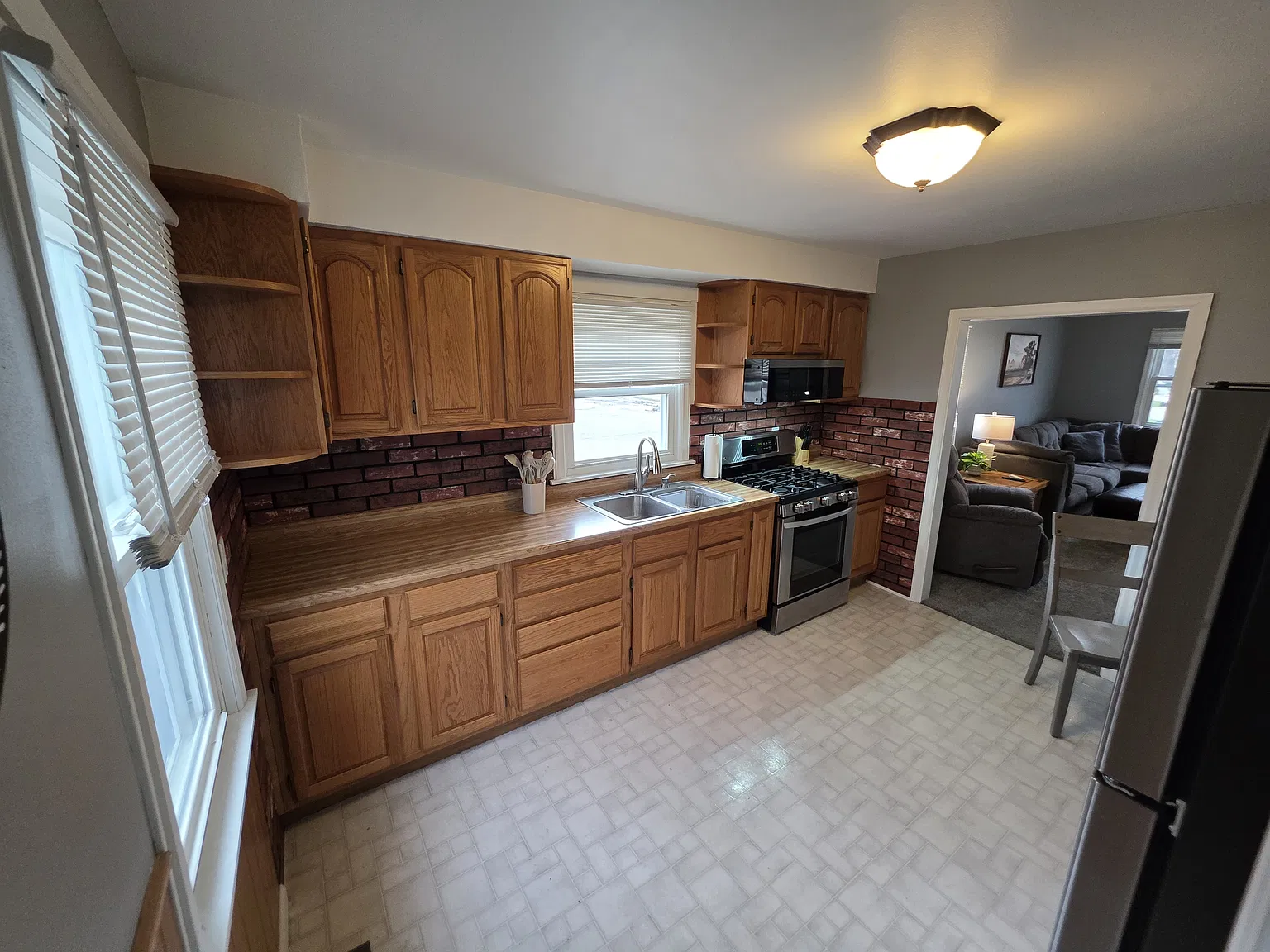 3 bed, 1020 sqft, $3,500 — Photo 4