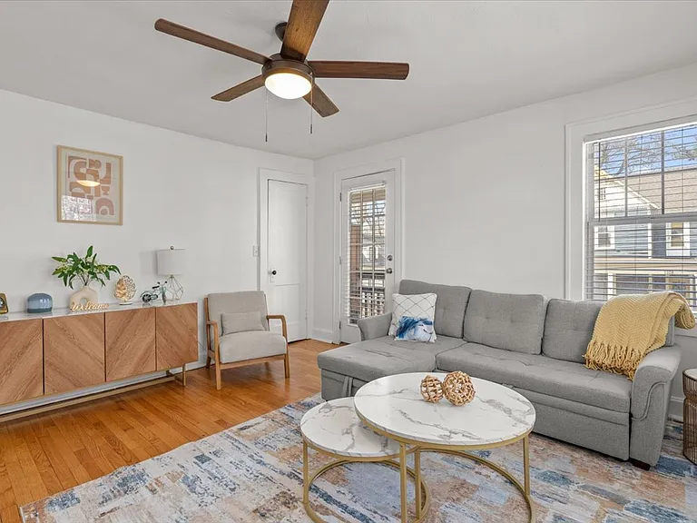 1109 W 41st St #2-E — Photo 3