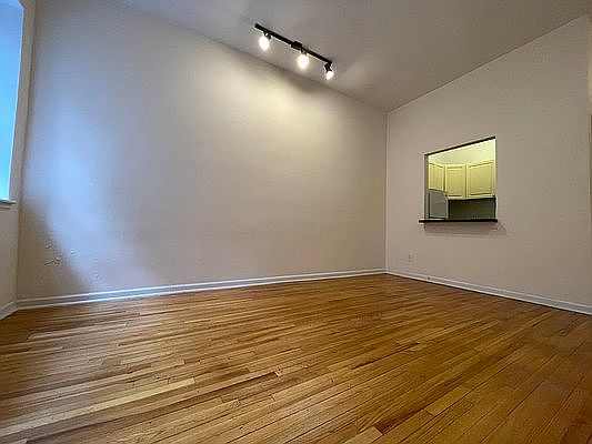 2nd image of 211 E 89th St APT A3